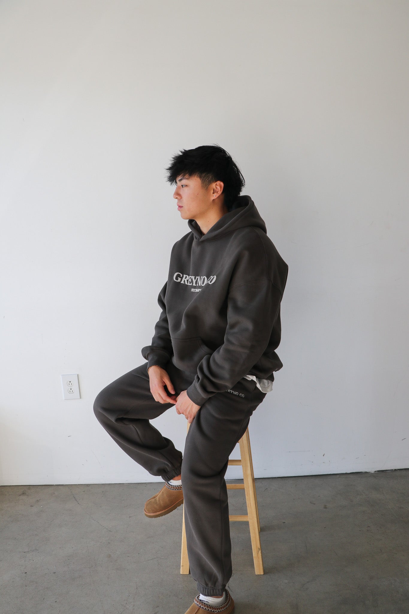 Lucky 8 Sweatpants - Graphite – GREYNO CO APPAREL